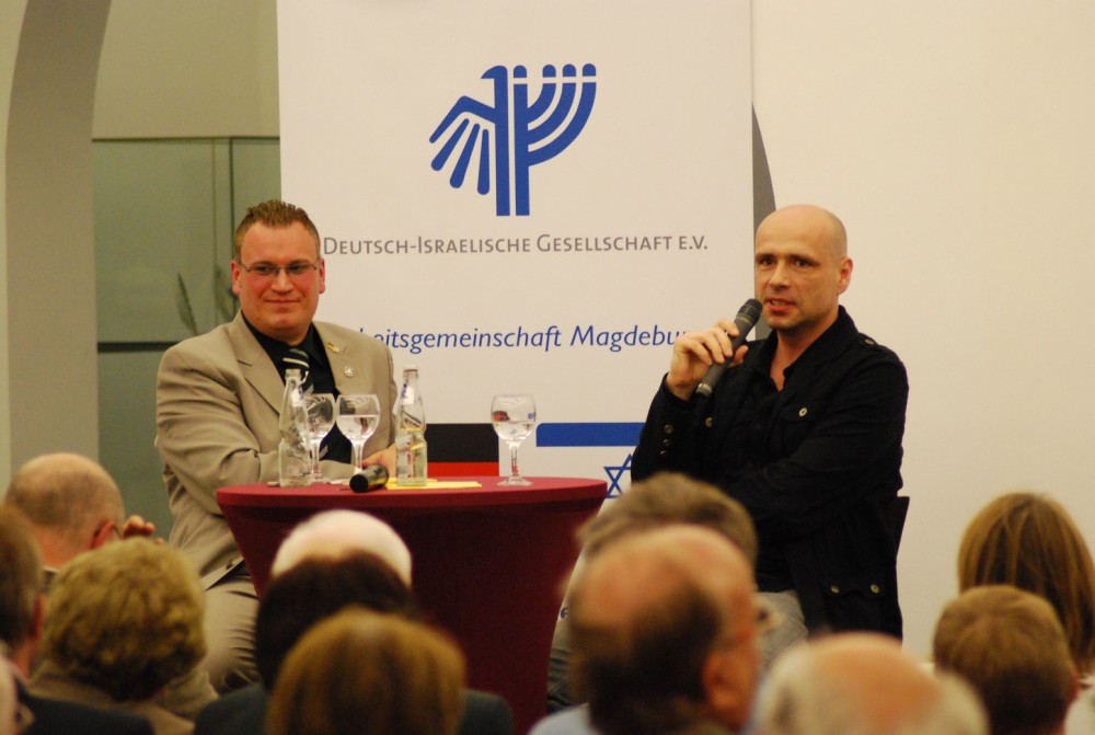 13. Mai 2013: Filmvorführung & Diskussion „Spielzeugland“ mit Jochen Alexander Freydank